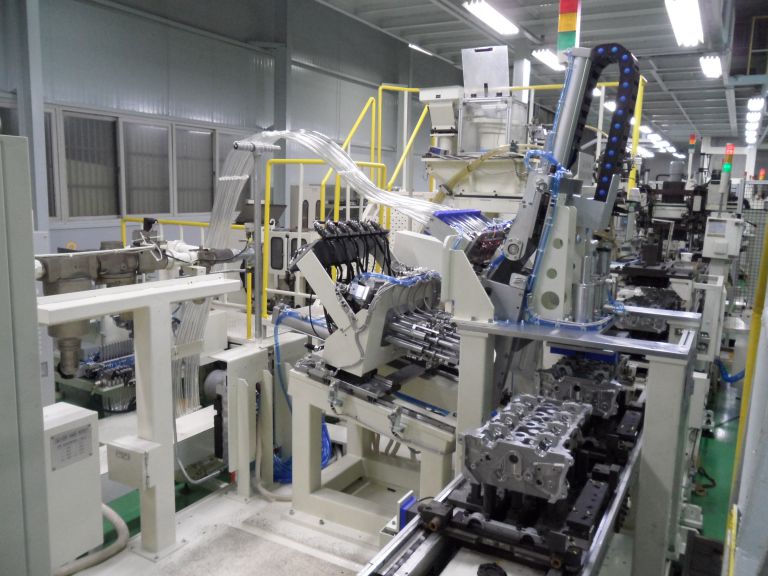 엔진헤드 스터드체결기